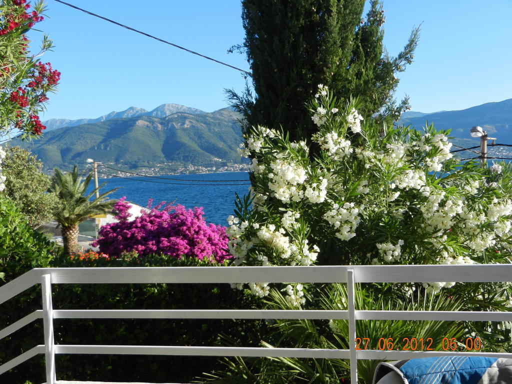 Apartments Sino More Tivat Exterior foto